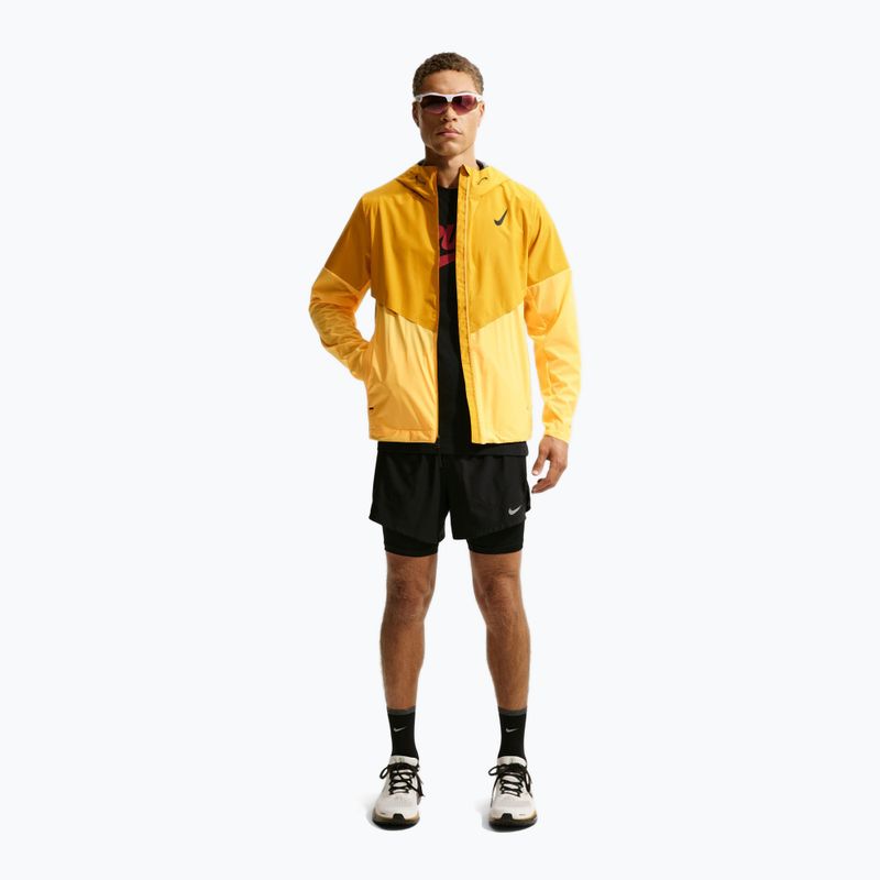 Мъжко яке за бягане Nike AeroSwift Storm-Fit Aerogami university gold/citron pulse/black 2