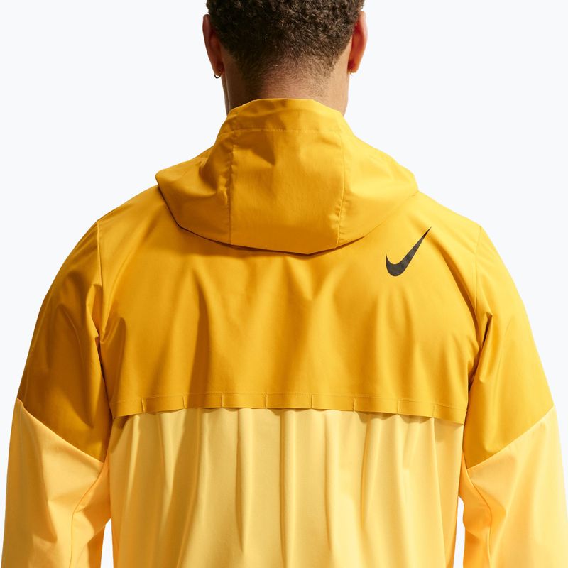 Мъжко яке за бягане Nike AeroSwift Storm-Fit Aerogami university gold/citron pulse/black 5