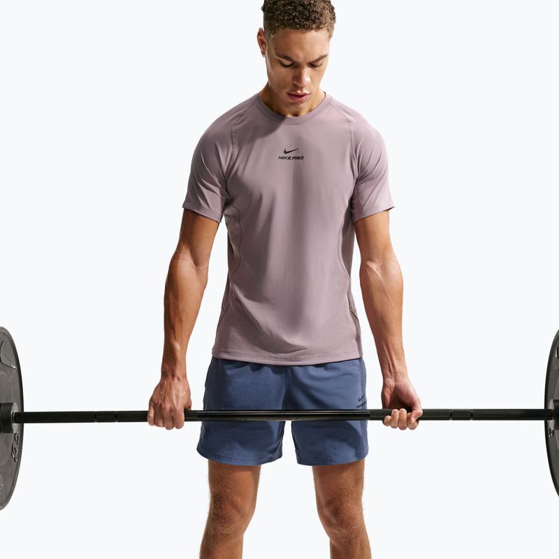 Мъжка тренировъчна тениска Nike Pro Training Dri-Fit light violet ore/black 6