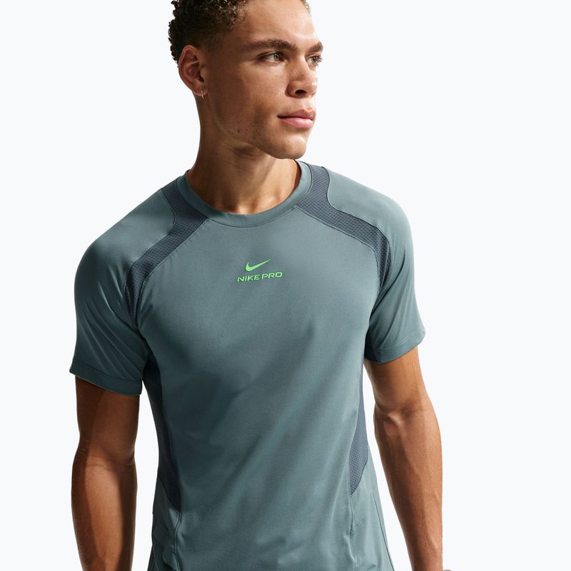 Мъжка тренировъчна тениска Nike Pro Training Dri-Fit mineral slate/faded spruce/green strike 5
