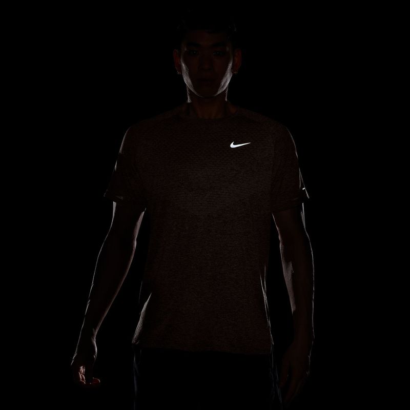 Мъжка тениска за бягане Nike Stride ADV silt red 4