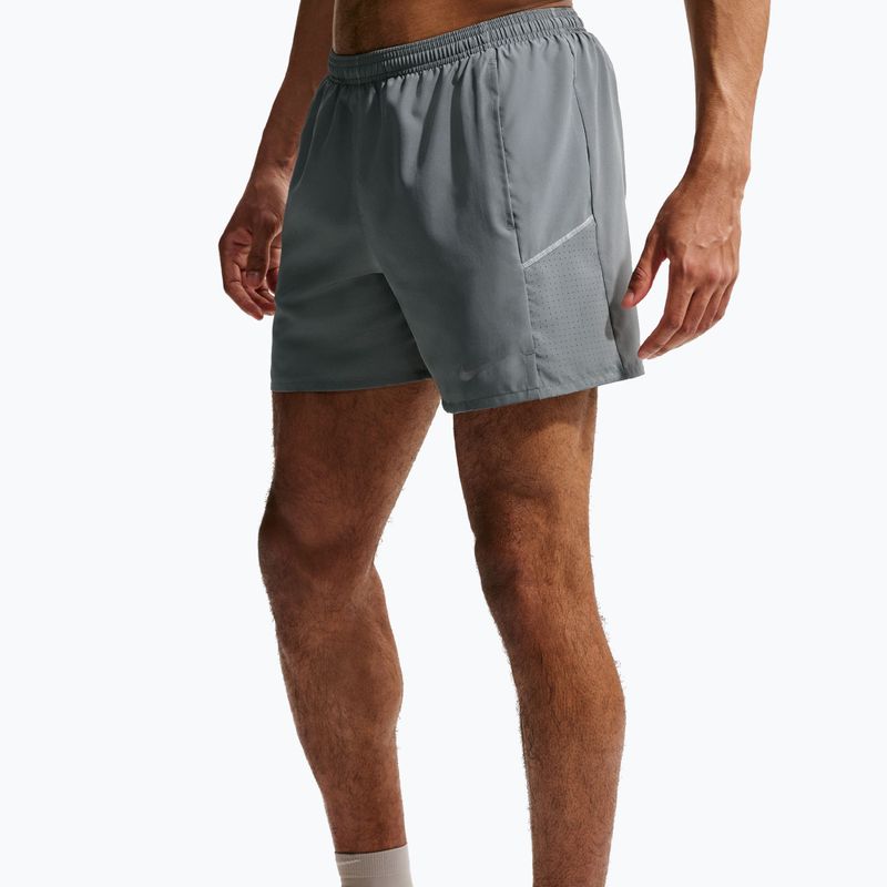 Мъжки къси панталони/шорти Nike Miler Dri-Fit Brief Lined 5" smoke grey/smoke grey 5