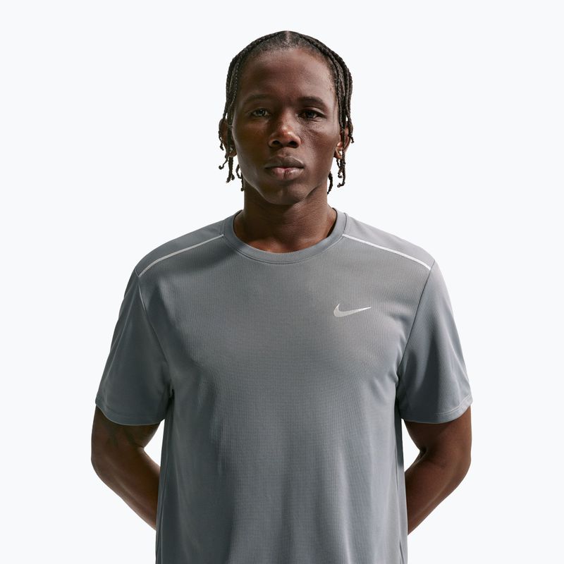 Мъжка тениска за бягане Nike Miler Dri-Fit UV smoke grey 4