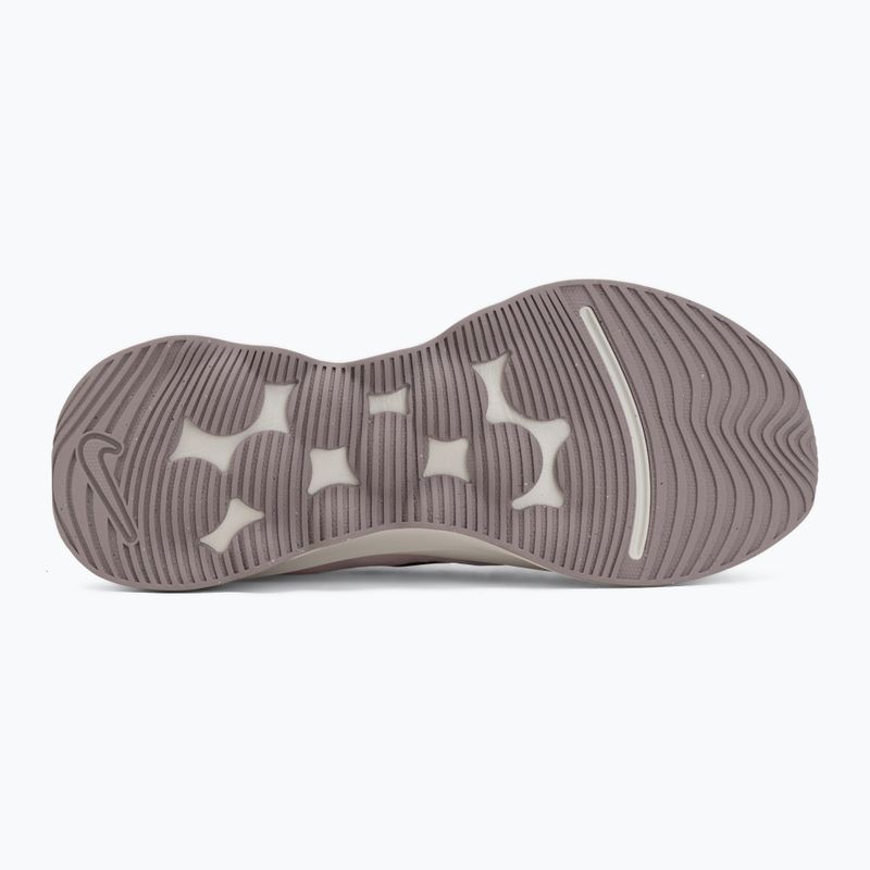 Дамски обувки Nike Motiva 2 pearl pink/light violet ore/tattoo 4