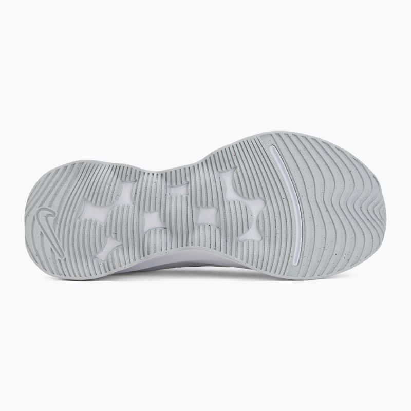 Дамски обувки Nike Motiva 2 white/pure platinum/metallic silver 4
