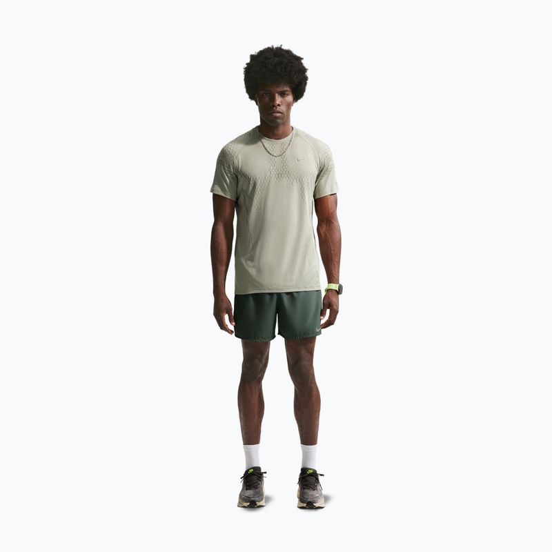 Мъжка тениска за бягане Nike Stride Dri-Fit ADV spruce fog/light army 2