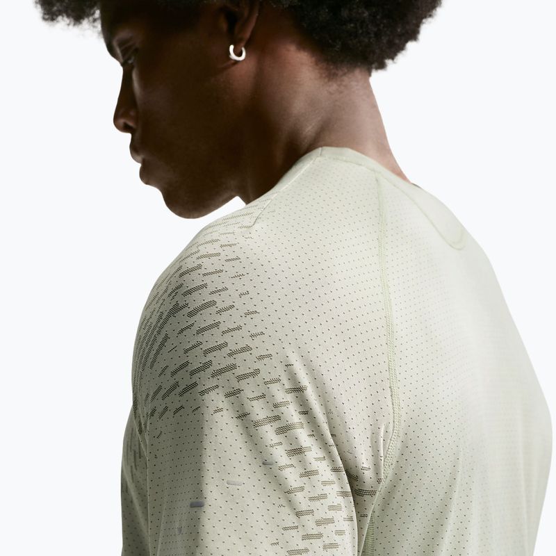 Мъжка тениска за бягане Nike Stride Dri-Fit ADV spruce fog/light army 6