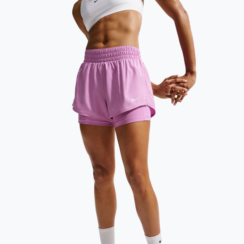 Дамски шорти за бягане Nike One Dri-FIT 2IN1 light magenta/white