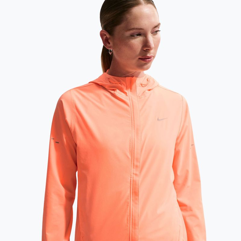 Дамско яке за бягане Nike Swift Repel Packable orange pulse 4