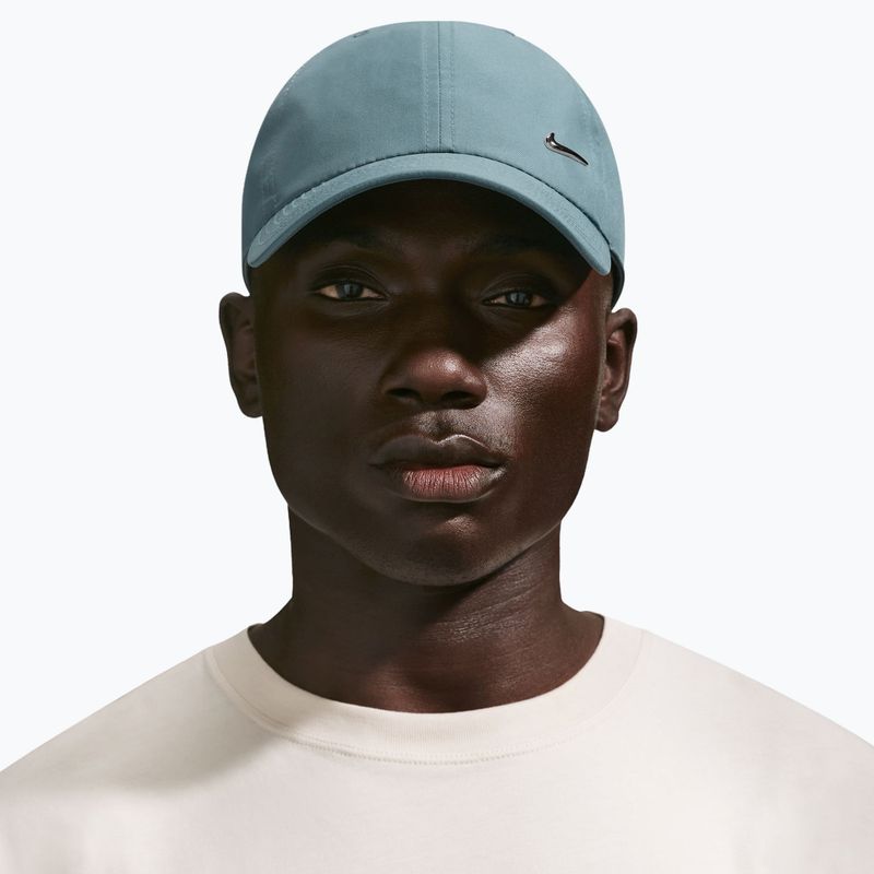 Шапка с козирка Nike Dri-Fit Club Unstructured Metal Swoosh mineral Mineral slate/metallic silver 3