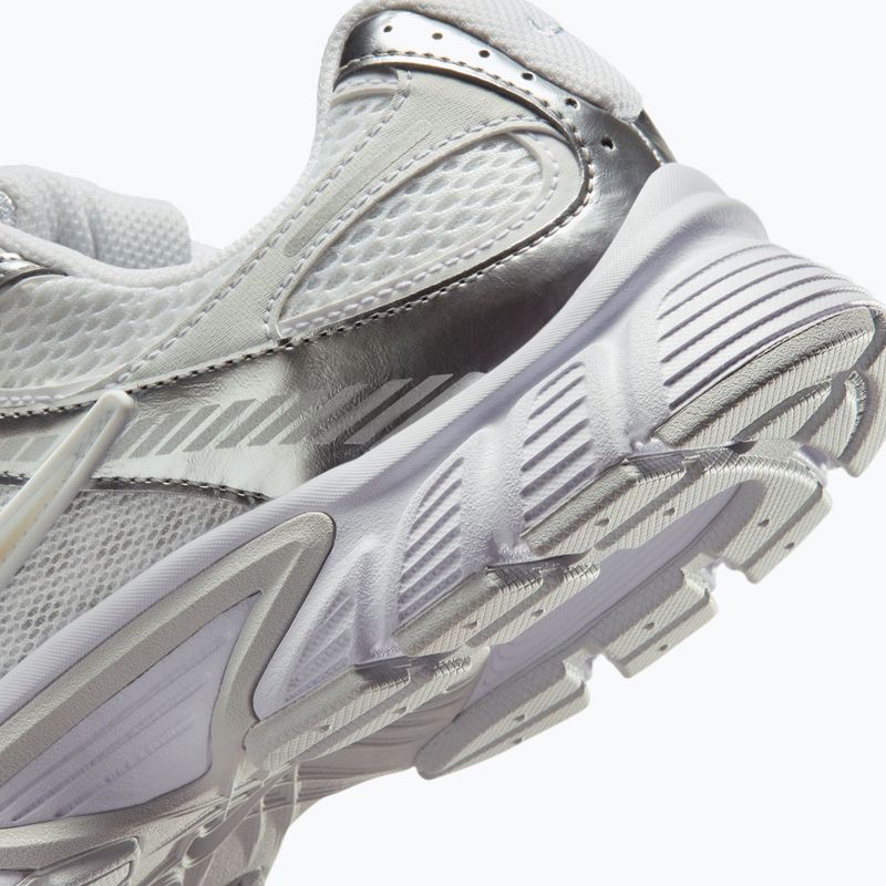 Дамски обувки Nike V5 RNR white/metallic platinum/metallic silver 6