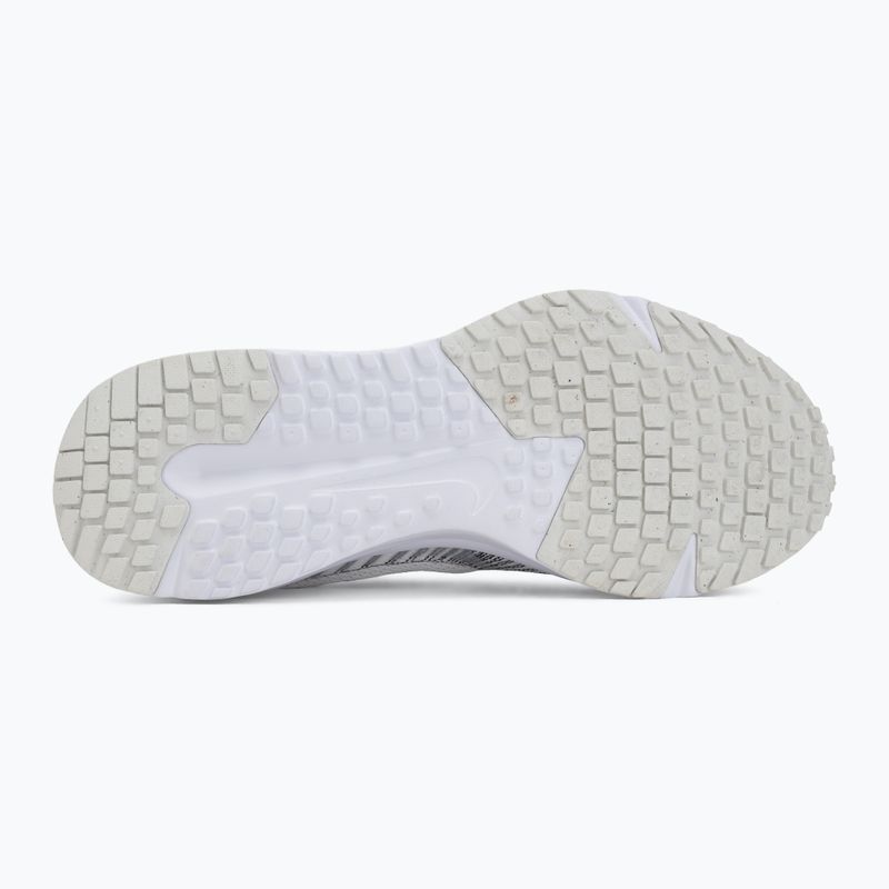 Мъжки обувки за бягане Nike Run Defy summit white/white/black/metallic silver 4