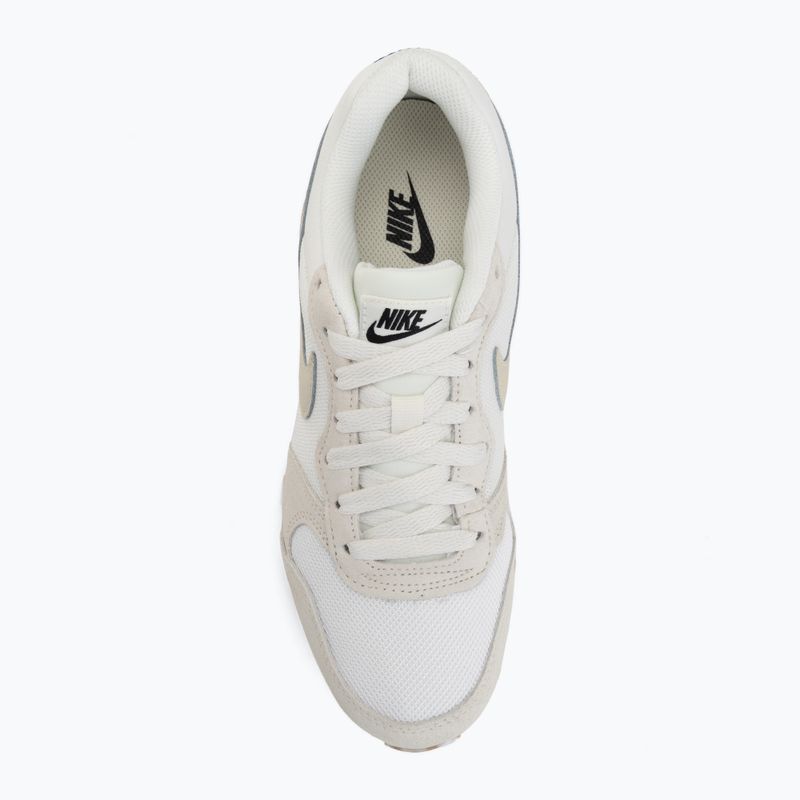 Дамски обувки Nike MD Runner 2 SE coconut milk/black/linen/sail 5