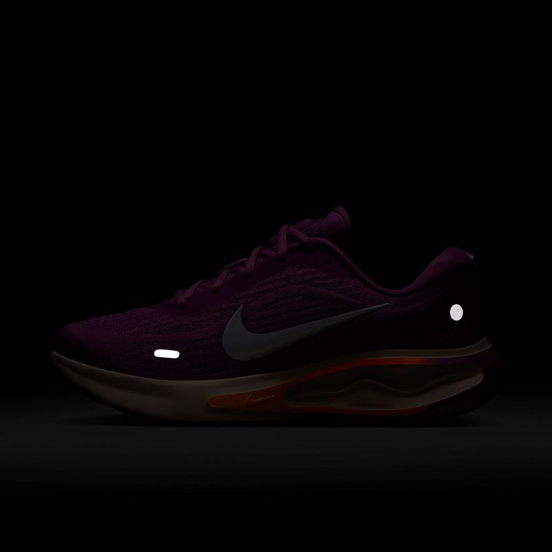 Дамски обувки за бягане Nike Journey Run light magenta/black/chalk/white 5