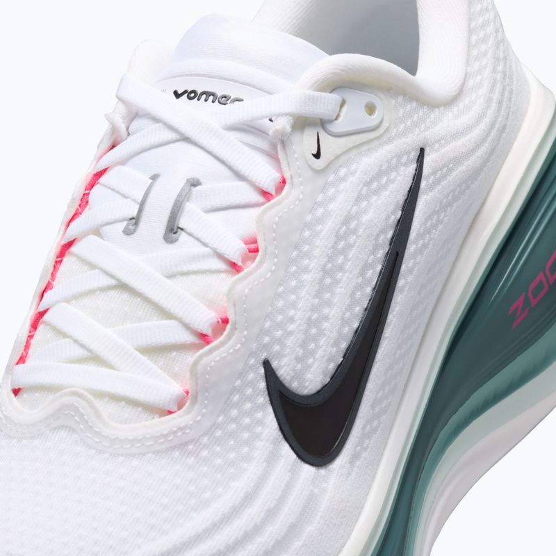Мъжки обувки за бягане Nike Vomero Plus white/mineral slate/hyper pink/black 3