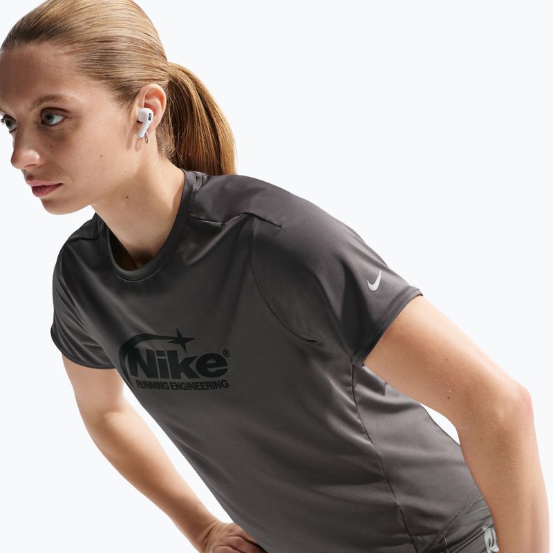 Дамска тениска за бягане Nike Swift Dri-Fit medium ash 5