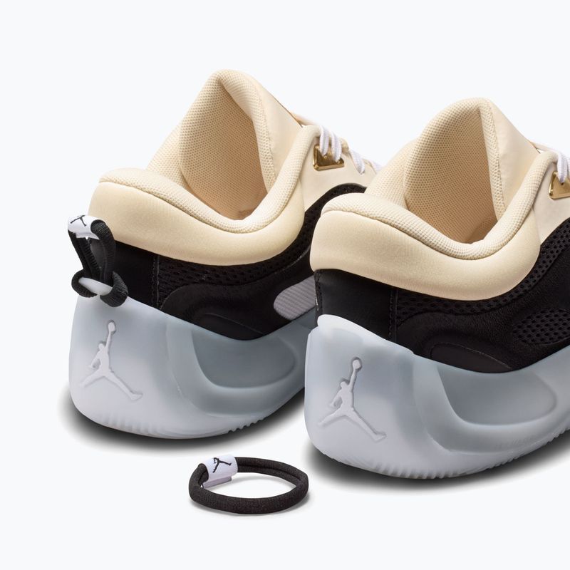 Дамски обувки за баскетбол Nike Jordan Heir Series 2 Precious Medal pearl white/black/metallic gold/white 3