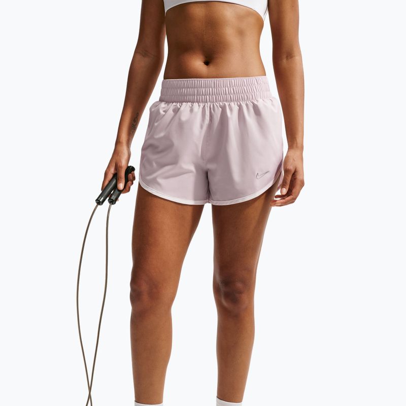 Дамски тренировъчни шорти Nike One Woven Brief-Lined platinum violet/sail 5