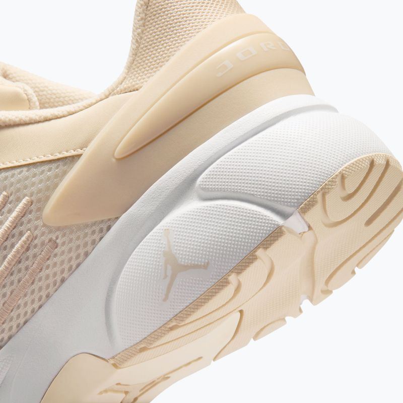 Дамски обувки Jordan Trunner Flow legend light brown/white/pale ivory 4
