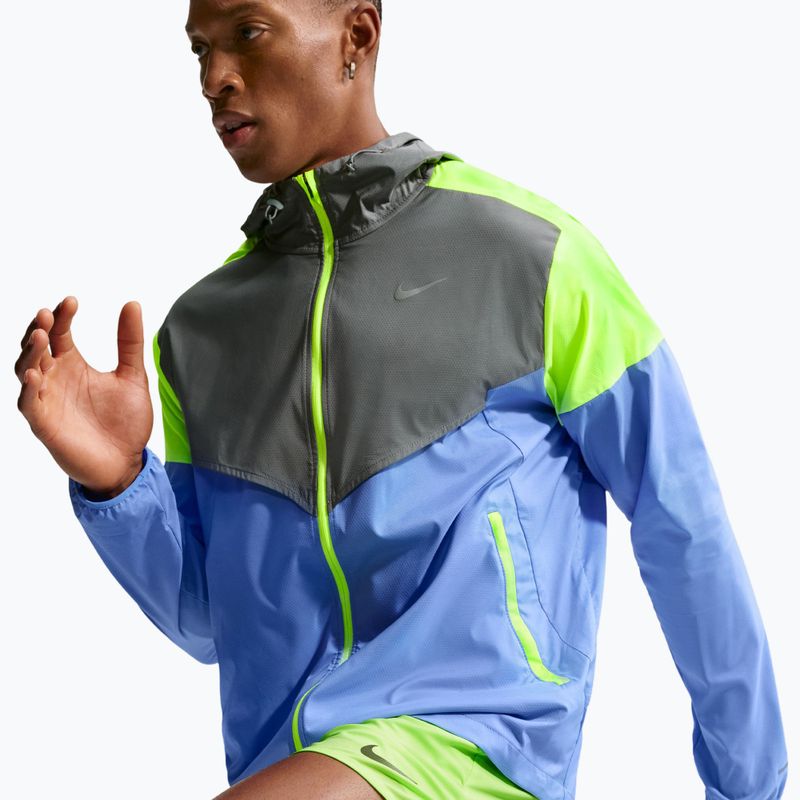 Мъжко яке за бягане Nike Impossibly Light Windrunner royal pulse/smoke grey/volt ice 5