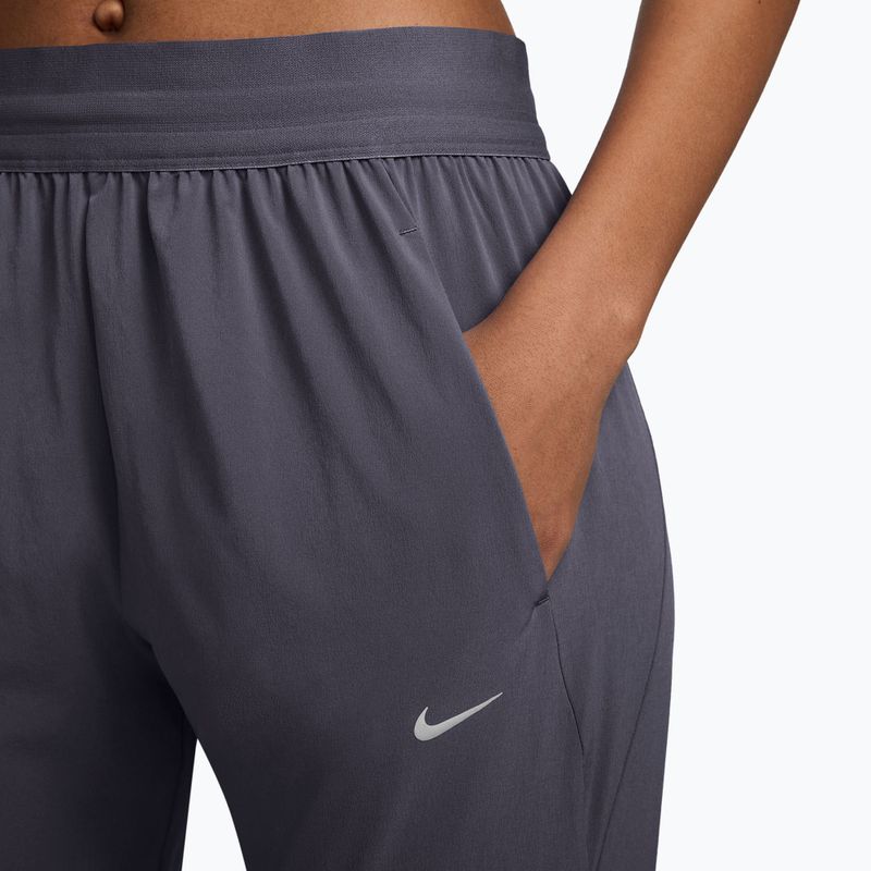Дамски панталони Nike Swift gridiron 3