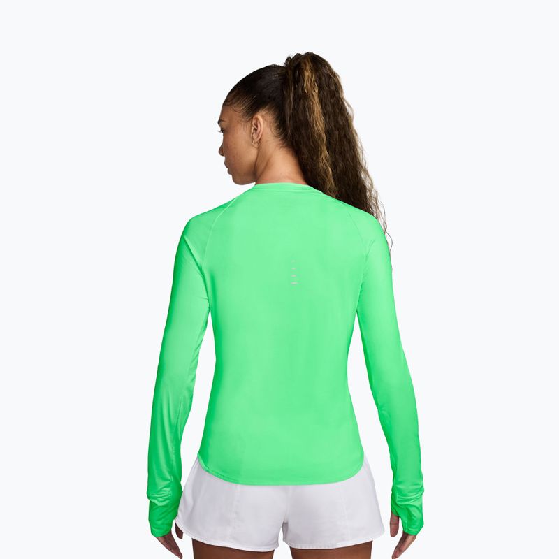Дамска блуза за бягане с дълъг ръкав Nike Swift Dri-FIT UV illusion green 2