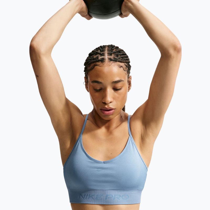 Спортен сутиен Nike Pro Seamless work blue 5