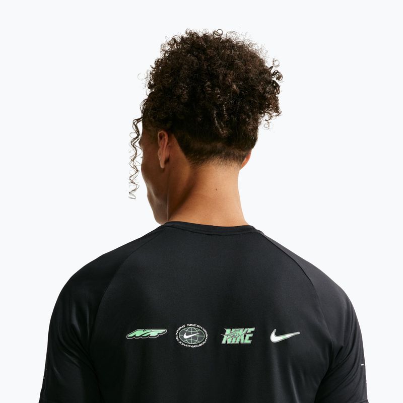 Мъжка тениска за бягане Nike Stride black 6