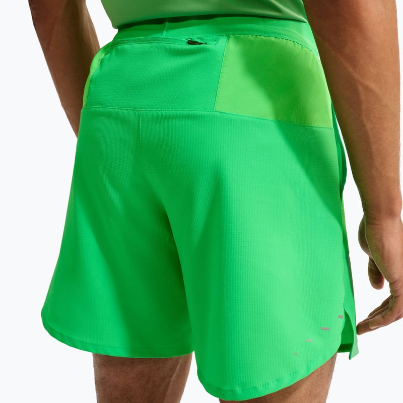 Мъжки къси панталони Nike Stride Dri-Fit с подплата 5" green spark 6
