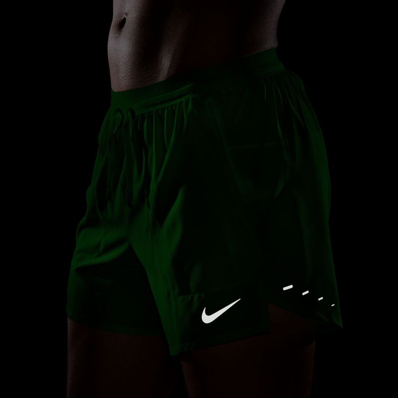 Мъжки къси панталони Nike Stride Dri-Fit с подплата 5" green spark 7