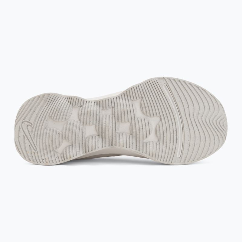 Дамски обувки Nike Motiva 2 summit white/phantom/metallic silver 4