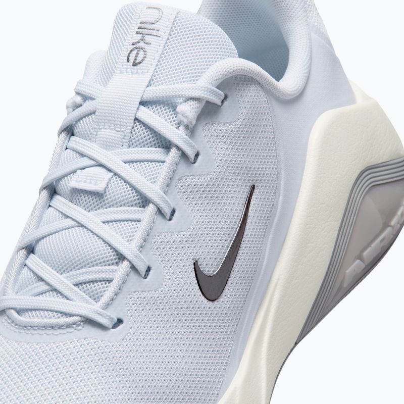 Дамски обувки за тренировка Nike Bella 7 football grey/sail/metallic cool grey 5