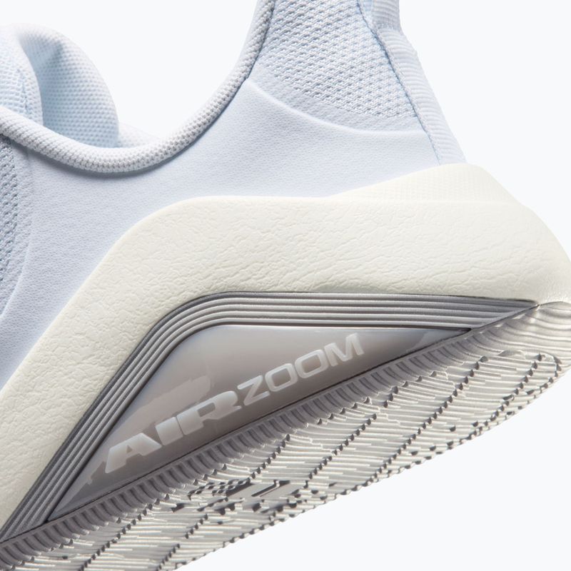 Дамски обувки за тренировка Nike Bella 7 football grey/sail/metallic cool grey 6