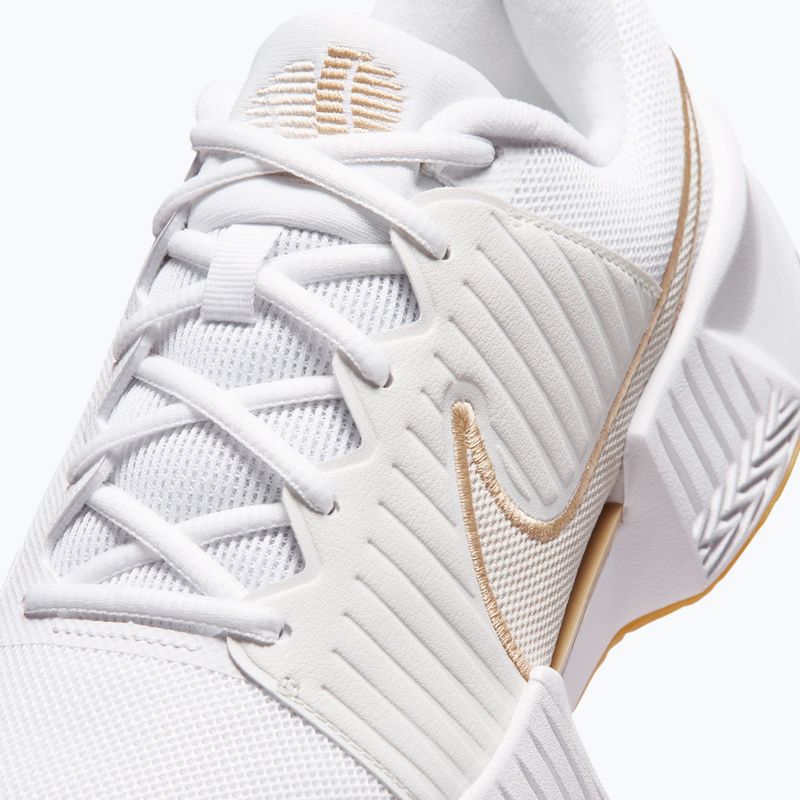 Дамски обувки за тенис Nike GP Challenge Pro white/summit white/linen/light orewood brown 4