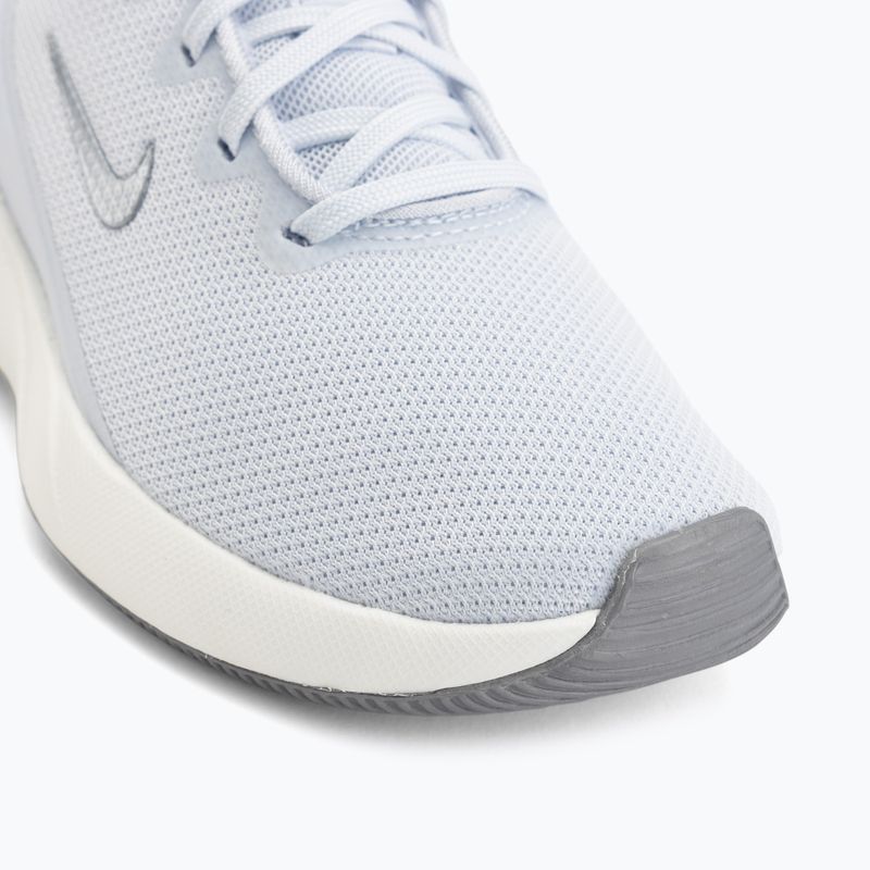 Дамски обувки за тренировка Nike Bella 7 football grey/sail/metallic cool grey 7