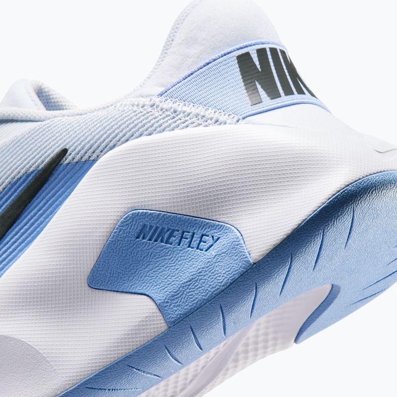 Дамски обувки за тренировка Nike Flex Train football grey/aluminum/white/anthracite 8