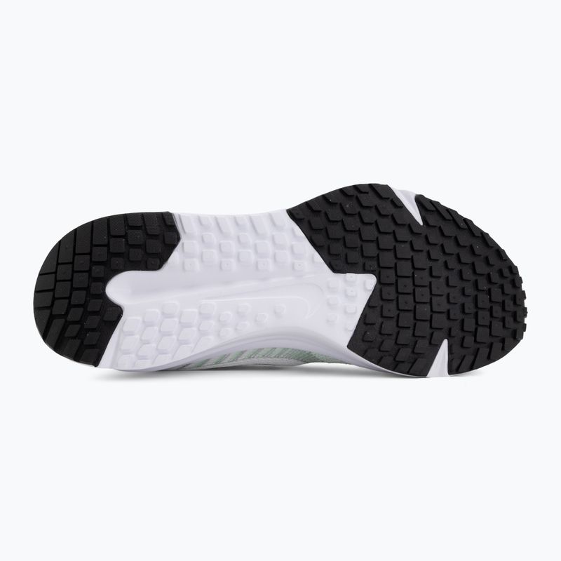 Дамски обувки за бягане Nike Run Defy white/cucumber calm/black/illusion green 4