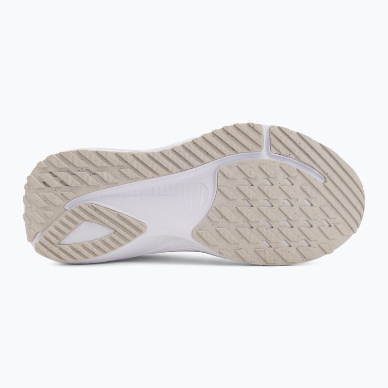 Дамски обувки за бягане Nike Quest 7 white/vast grey/vast grey/wolf grey 4