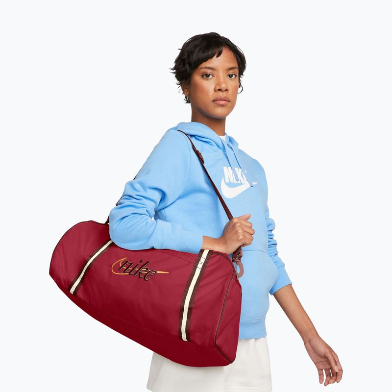 Дамска тренировъчна чанта Nike Gym Club Retro 24 l tough red/mystic dates/mystic dates 9