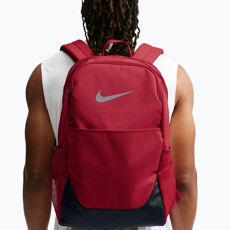 Раница Nike Brasilia 24 l tough red/black/reflect silver 11