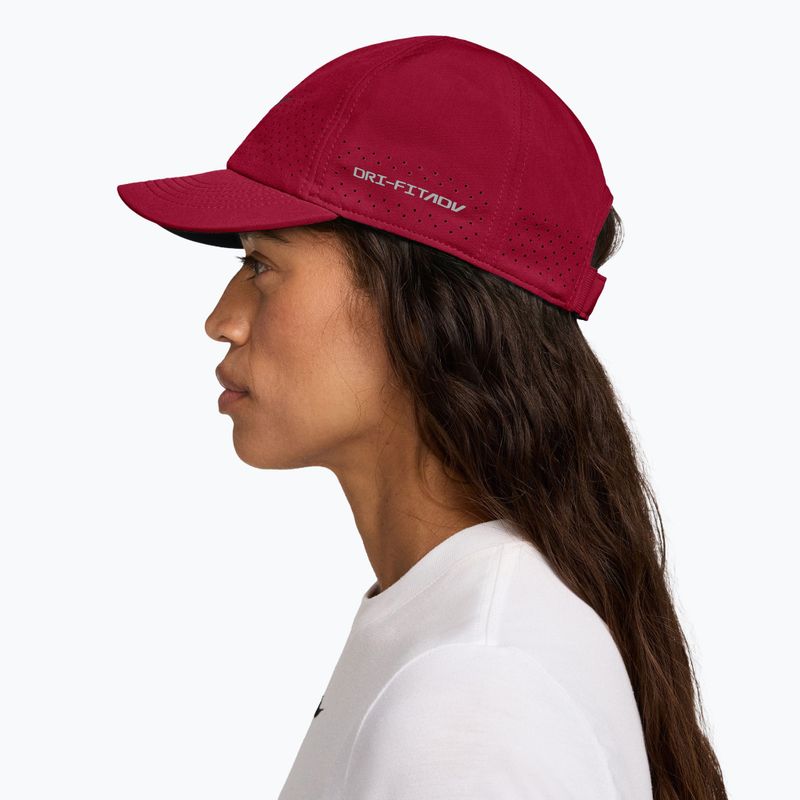 Шапка с козирка Nike Dri-FIT ADV Club team red/pale ivory 3