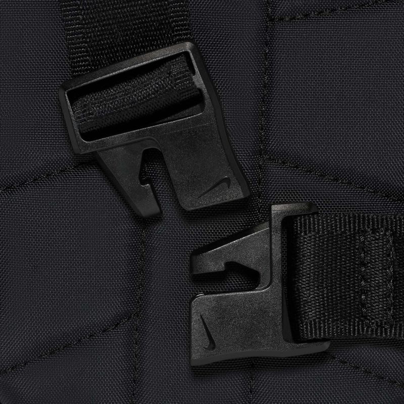 Чантичка  Nike Tech Commute 1 l black/black/reflect silver 6