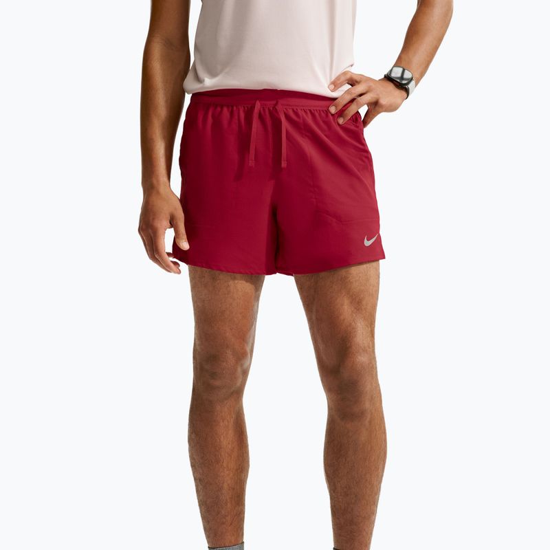 Мъжки къси панталони Nike Stride Dri-Fit с подплата 5" в цвят здраво червено 5