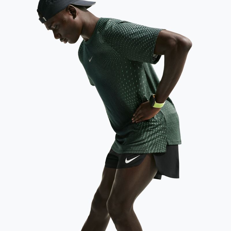 Мъжка тениска за бягане Nike Stride black/light green spark 6