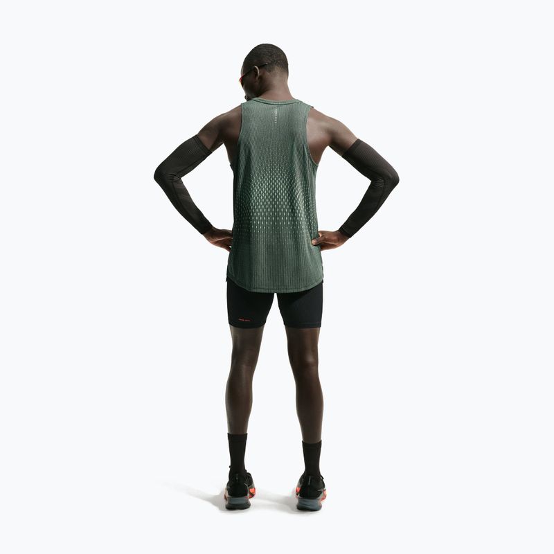 Мъжка тениска за бягане Nike Stride black/light green spark 3
