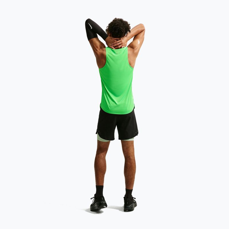 Мъжка тениска за бягане Nike Stride green spark 3