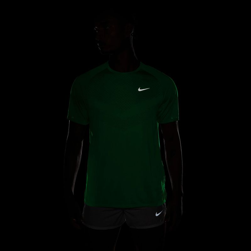 Мъжка тениска за бягане Nike Stride green spark 7