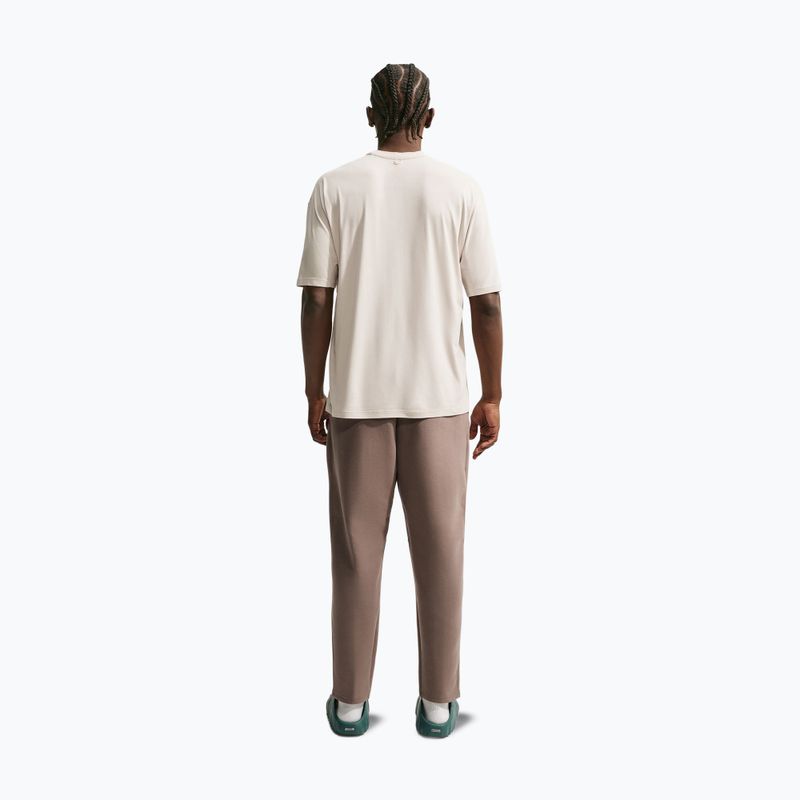 Мъжка тренировъчна тениска Nike 24.7 ImpossiblySoft Light light orewood brown/sail/lilght iron ore 2