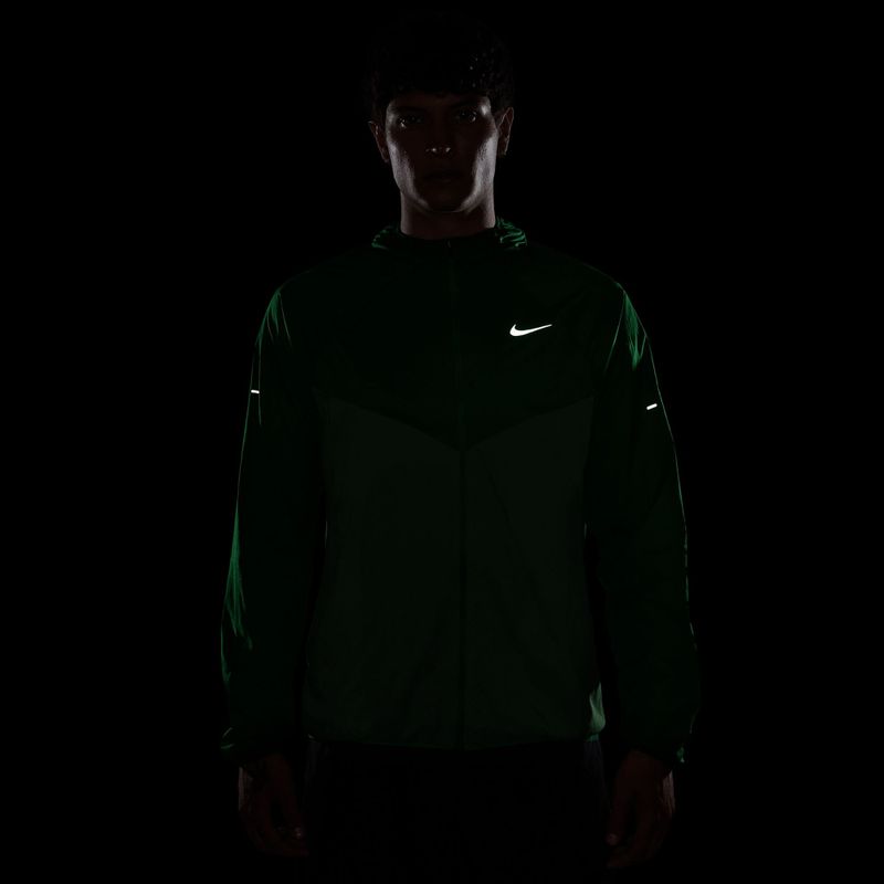 Мъжко яке за бягане Nike Stride green spark 4