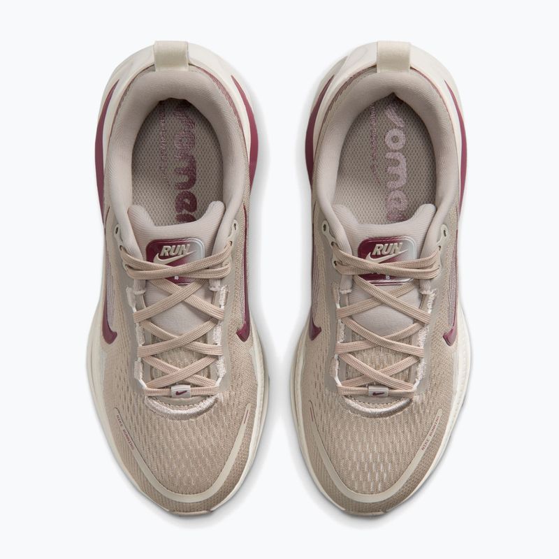 Детски обувки за бягане Nike Vomero 18 cream ii/sail/pink smoke 4